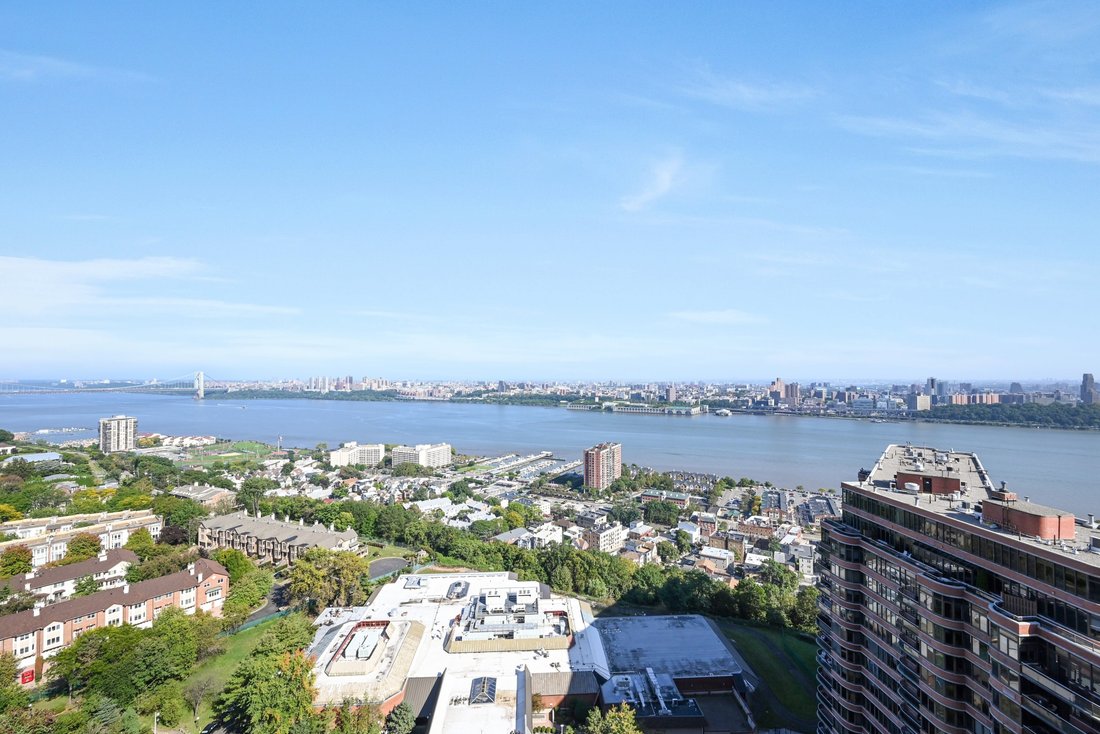 Winston Towers In Cliffside Park, New Jersey, United States For Sale