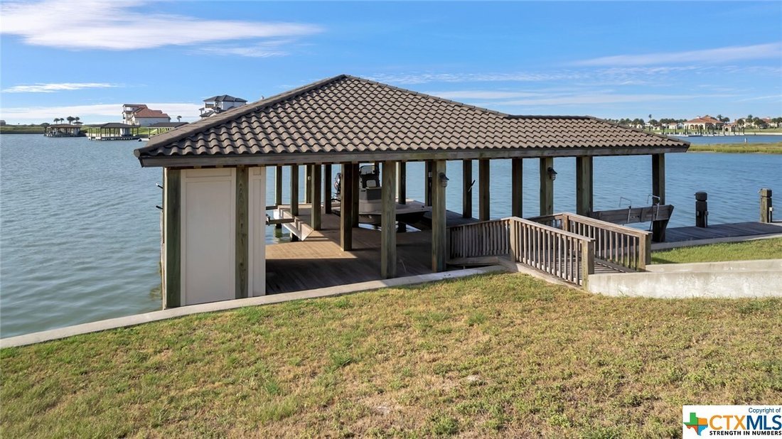 5 Bedrooms Single Family Detached In Port O'connor, Texas, United