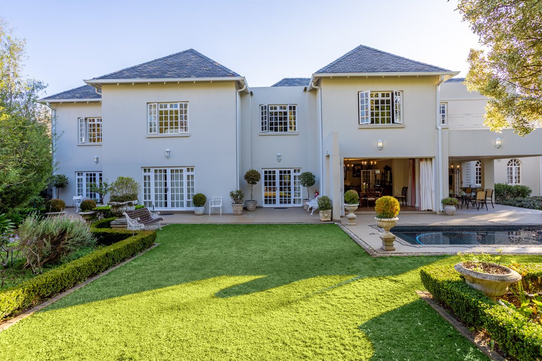 Magnificent 6 Bedroomed Family Home With In Sandton, Gauteng, South