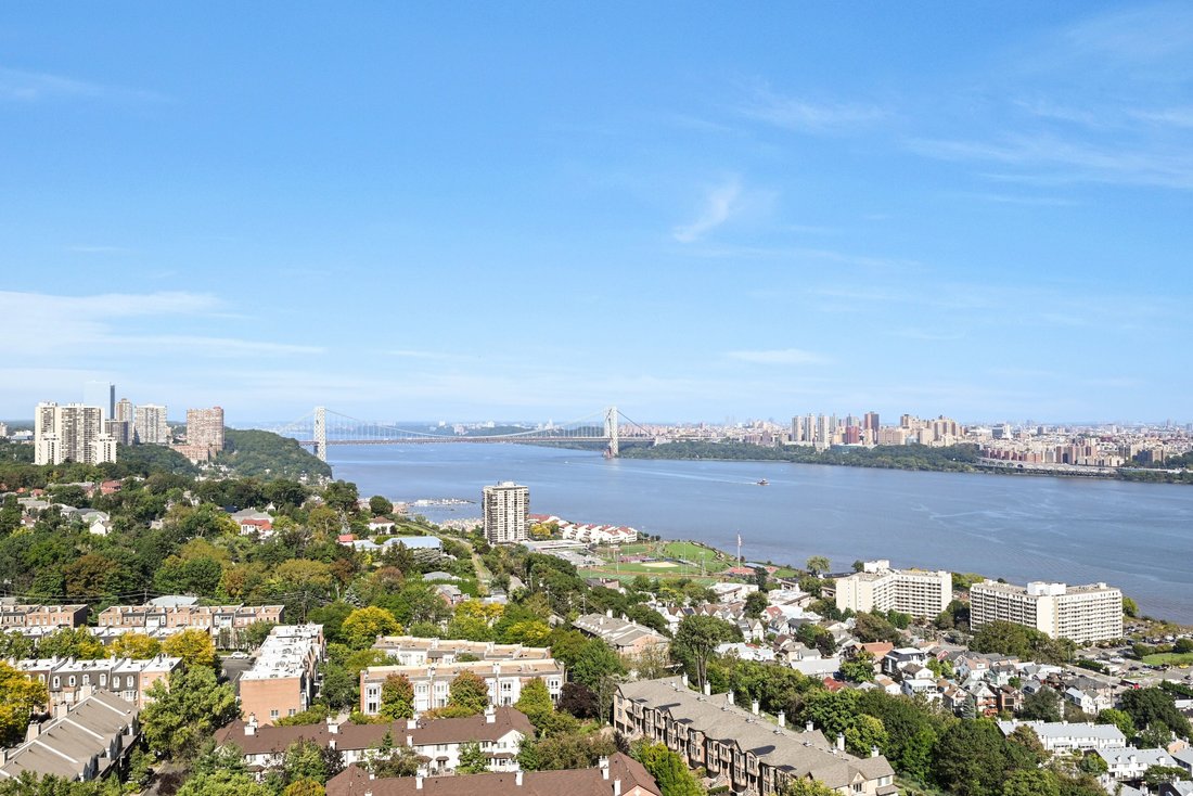 Winston Towers In Cliffside Park, New Jersey, United States For Sale
