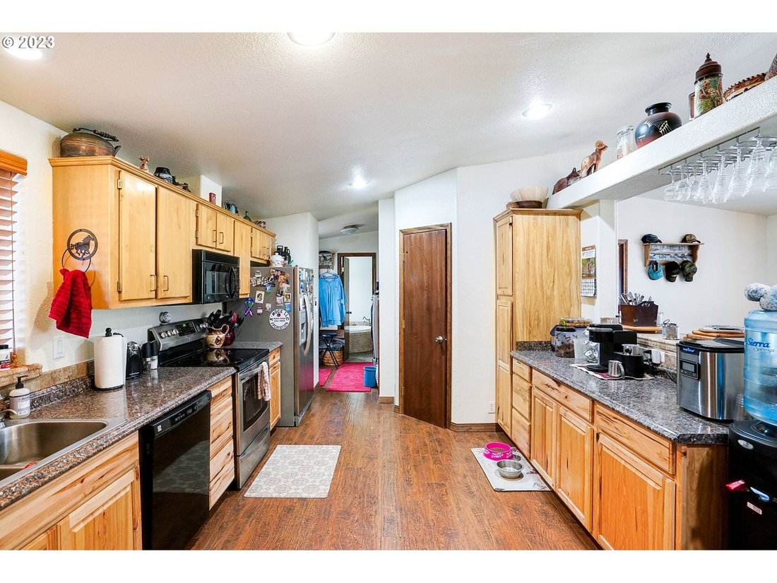 Single Family For Sale In Lebanon In Scio, Oregon, United States For