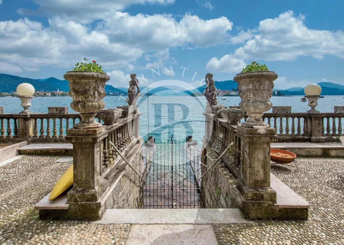 Lakefront Historic Villa With Private Dock Stresa In Stresa, Piedmont, Italy For Sale (13333053)