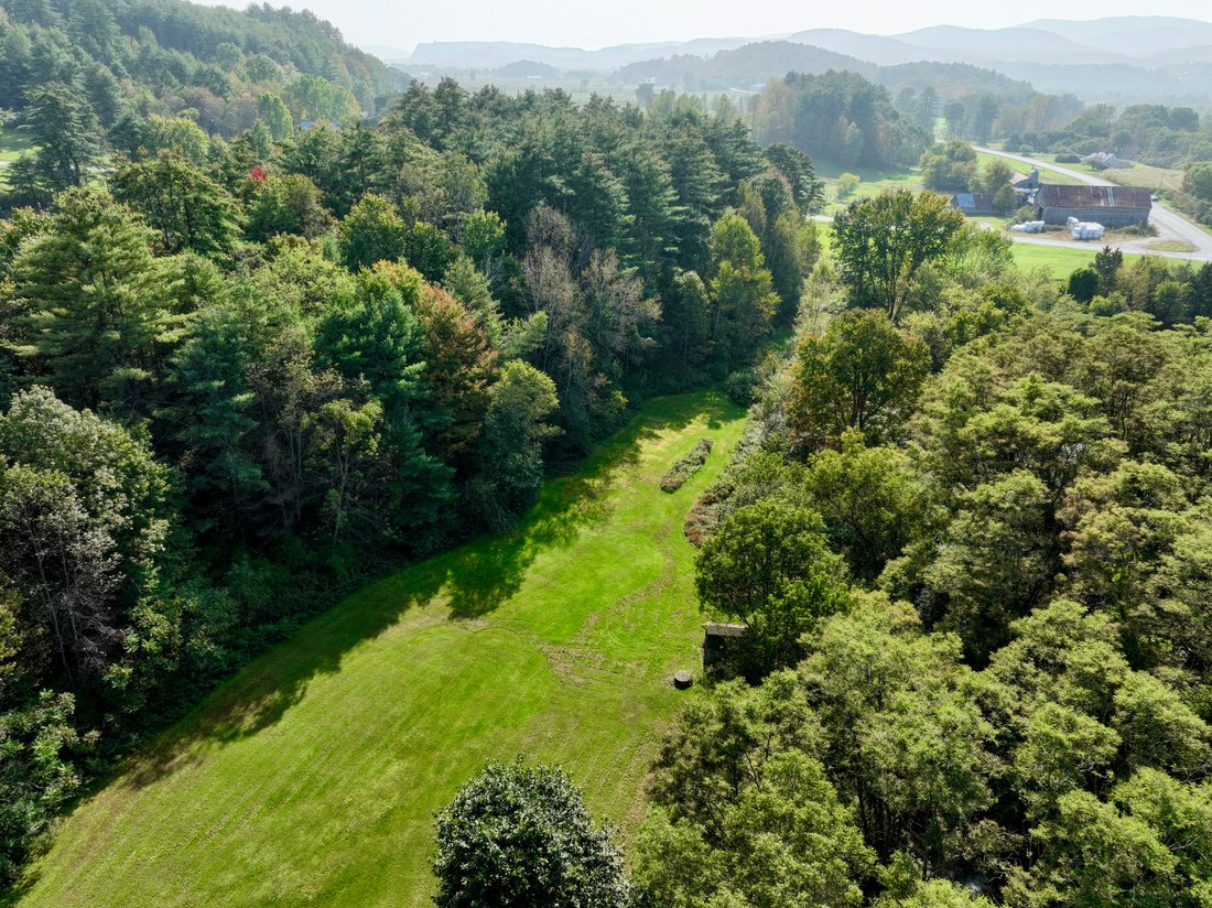 Four Bedroom Raised Ranch In Piermont In Piermont, New Hampshire
