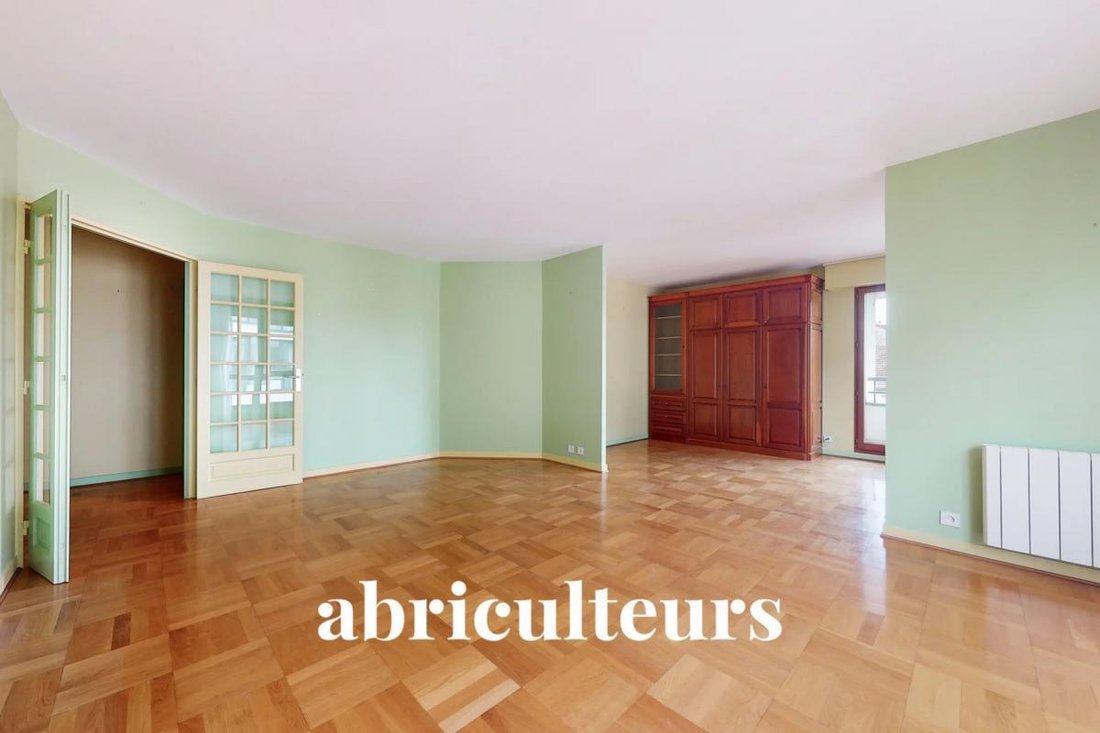 Charenton Le Pont / Quartier Valmy In Charenton Le Pont, île De France, France For Sale (13332045)