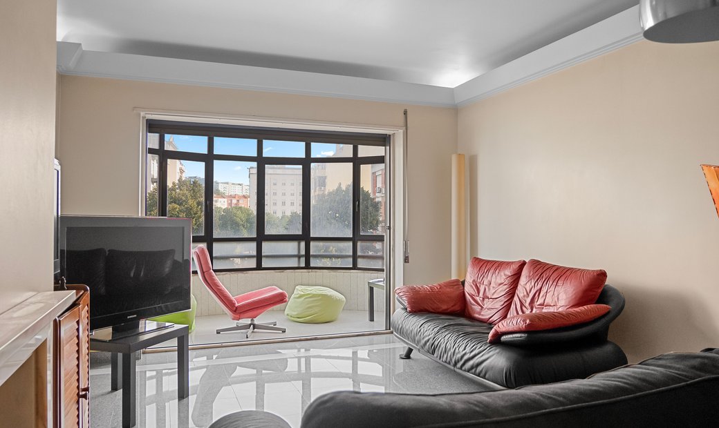 Magnificent 3 Bedroom Apartment Garage Suite/ Av In Lisbon, Lisbon