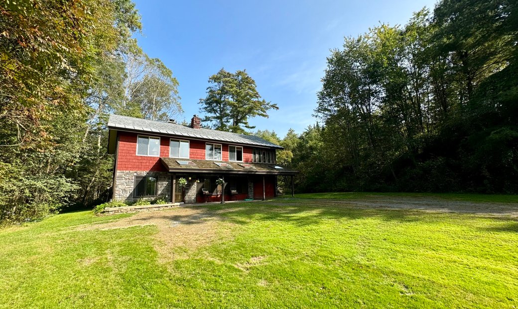 Four Bedroom Raised Ranch In Piermont In Piermont, New Hampshire