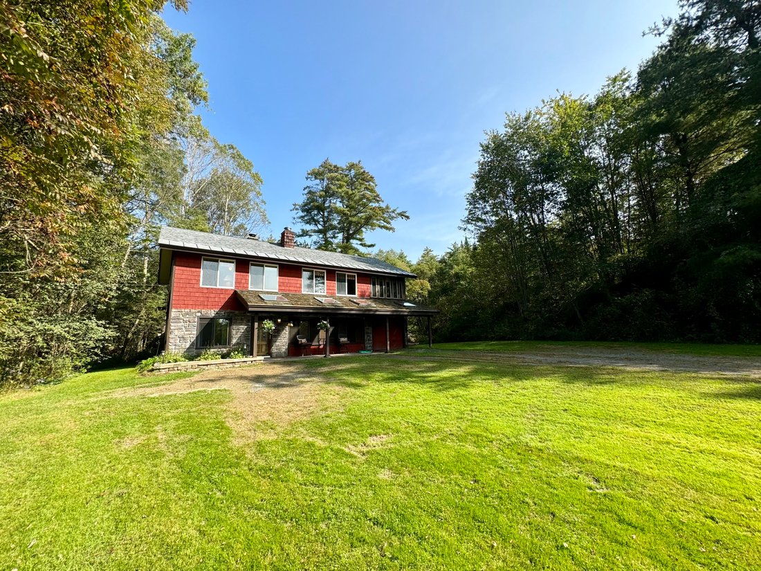 Four Bedroom Raised Ranch In Piermont In Piermont, New Hampshire