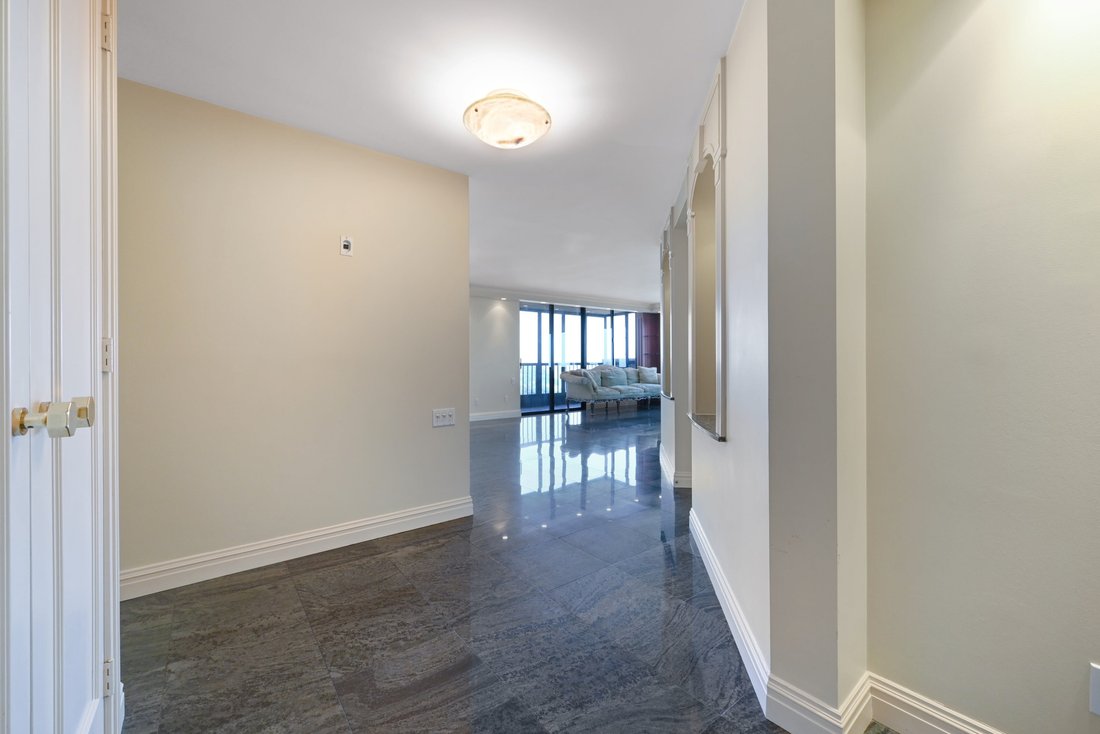 Winston Towers In Cliffside Park, New Jersey, United States For Sale