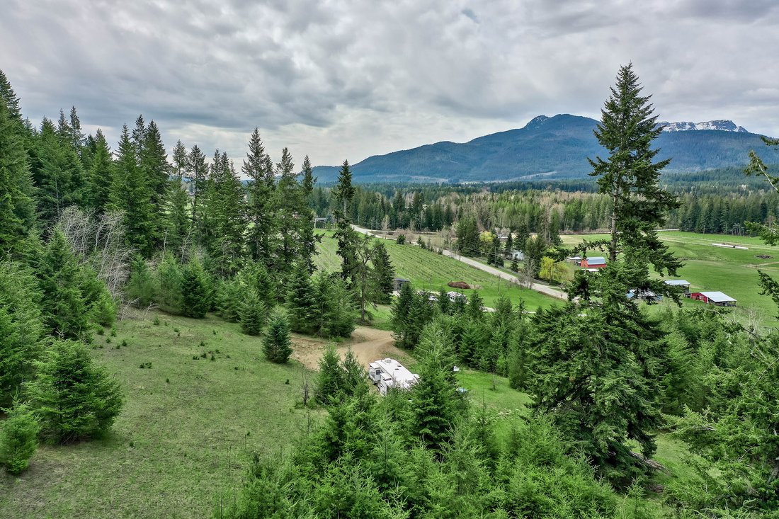 Beautiful Private Acreage In Salmon Arm, British Columbia, Canada For
