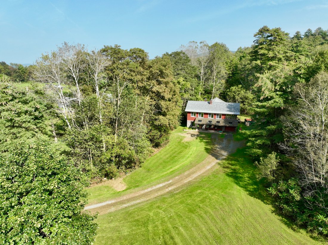 Four Bedroom Raised Ranch In Piermont In Piermont, New Hampshire