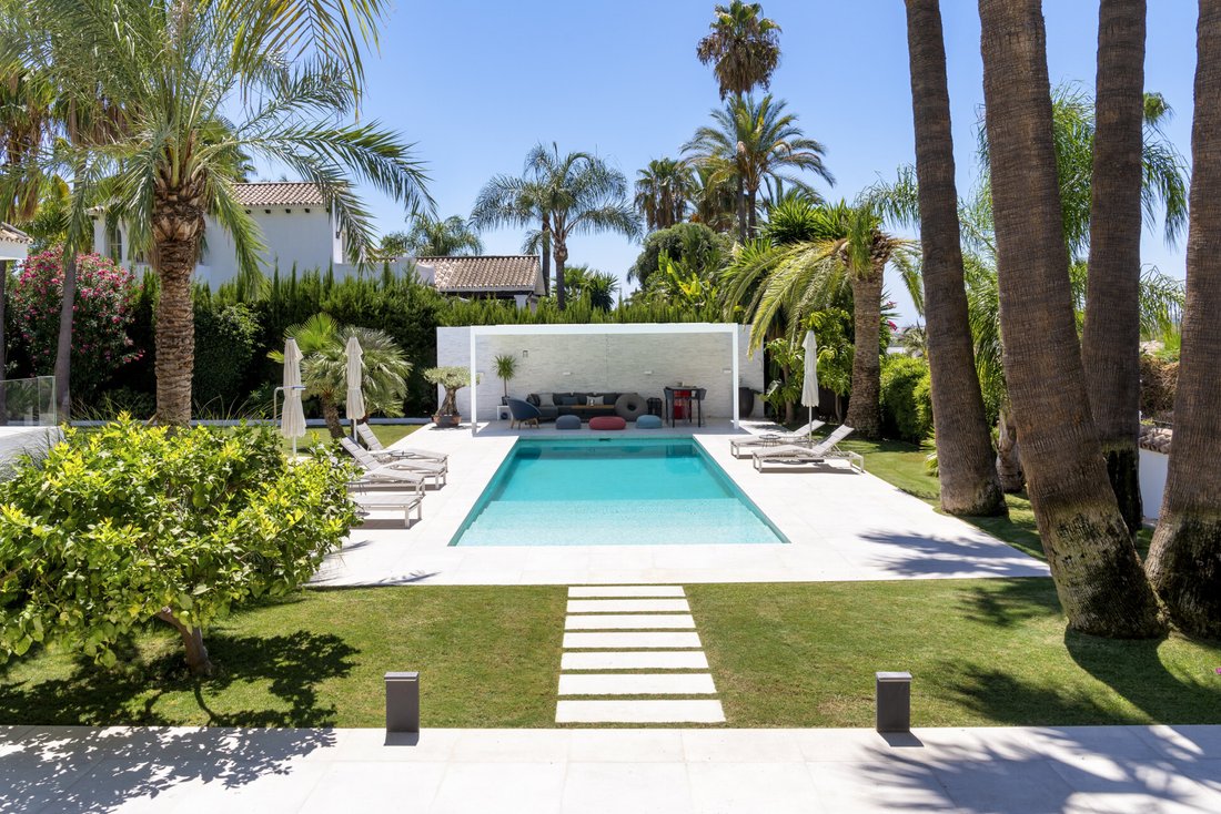 Golfside Luxury Villa With Amazing Location In In Marbella, Andalusia ...