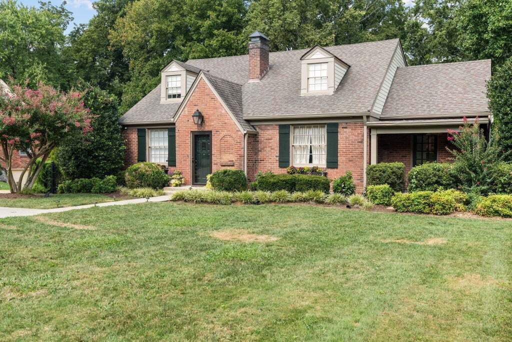 Charming Cottage In A Beloved In Forest Hills, Tennessee, United States