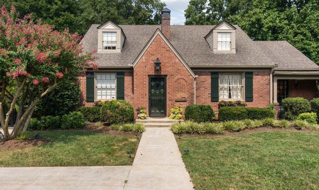 Charming Cottage In A Beloved In Forest Hills, Tennessee, United States