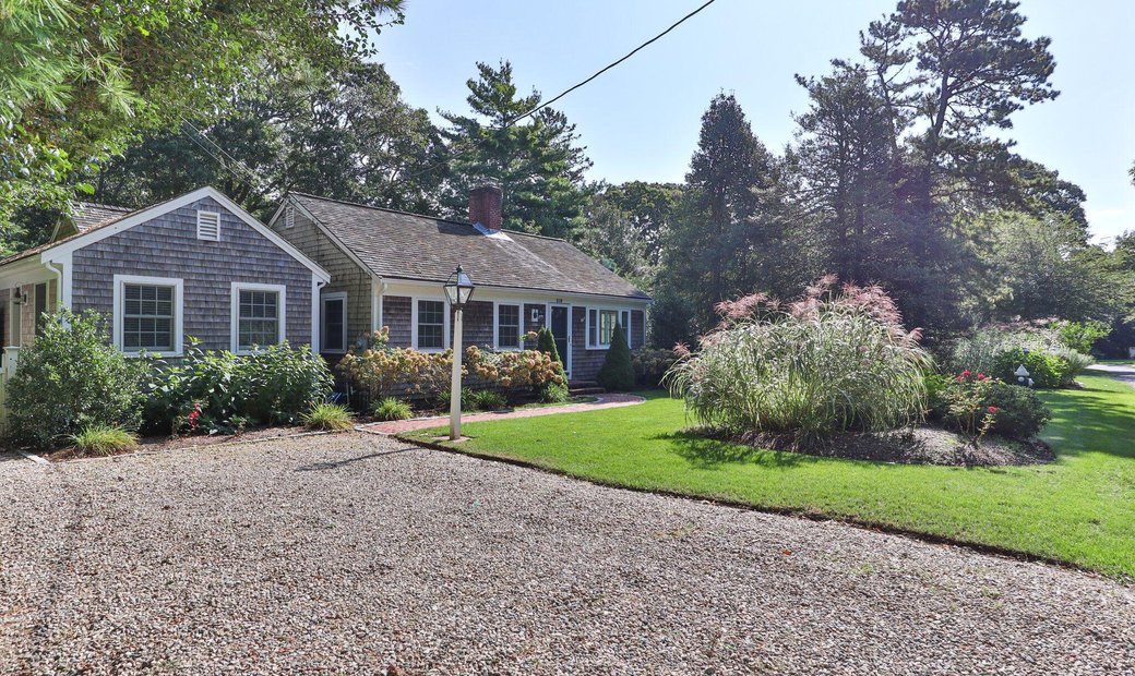 Timeless Elegance In Osterville In Barnstable, Massachusetts, United