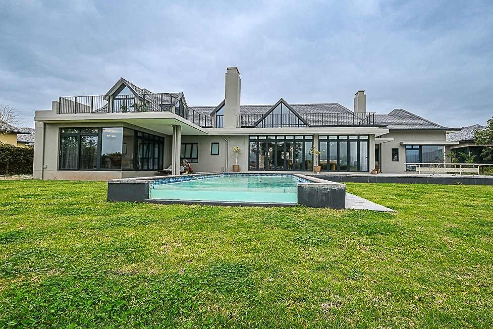 Luxury Living At Links Ridge Fancourt In Western Cape, South
