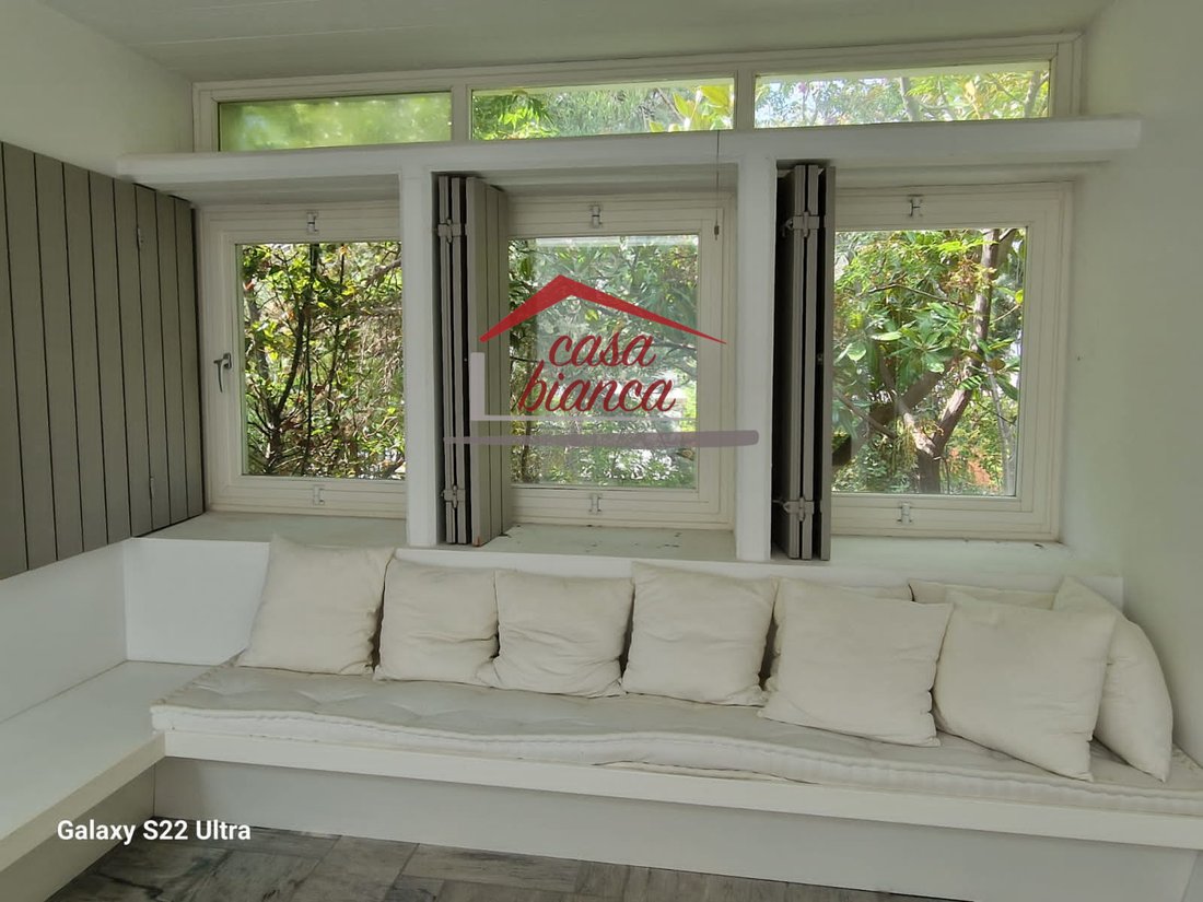 Minimal Detached House With A Distinctive Aesthetic And In Vouliagmeni, Greece For Rent (13338495)