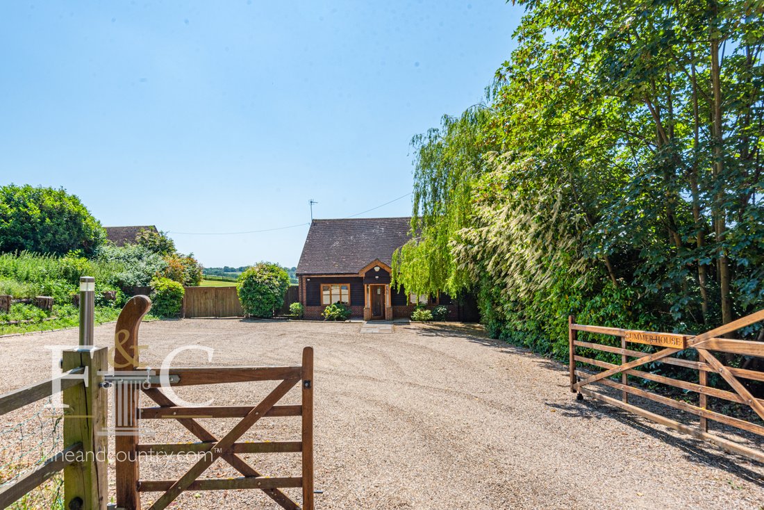 4 Bedroom Country House For Sale In Roydon In Roydon, England, United