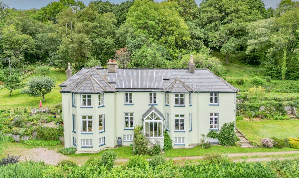 6 Bedroom Detached House For In Hewelsfield Common, England, United