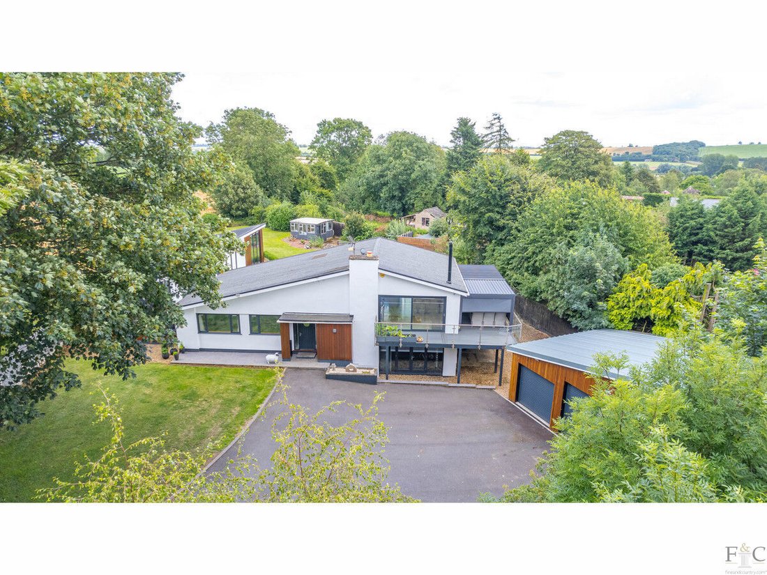 6 Bedroom Detached House For Sale In In South Kilworth, England, United