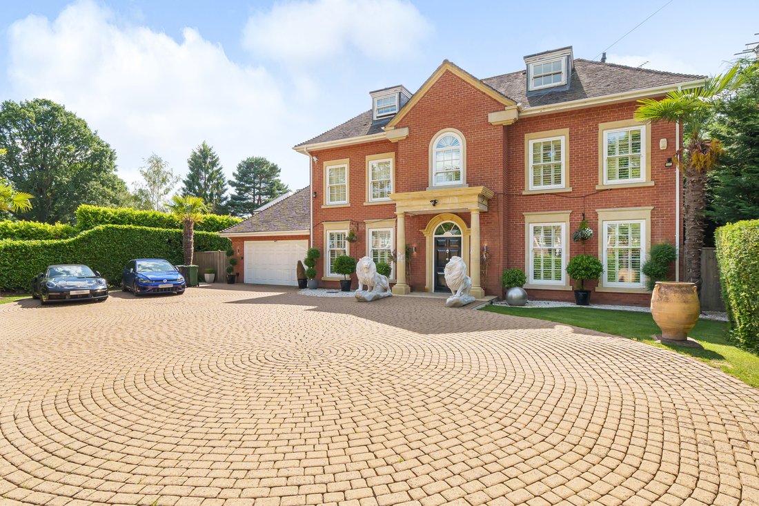 House in Kingswood, Reigate and Banstead, England 1 - 13318912