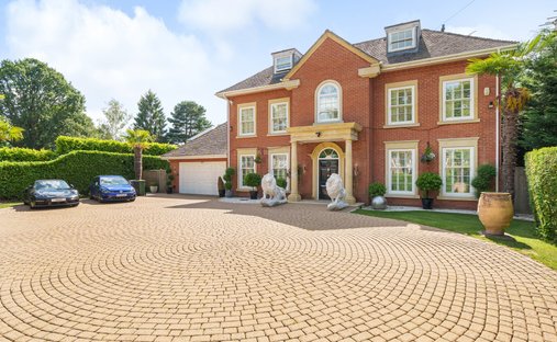 House in Kingswood, Reigate and Banstead, England 1