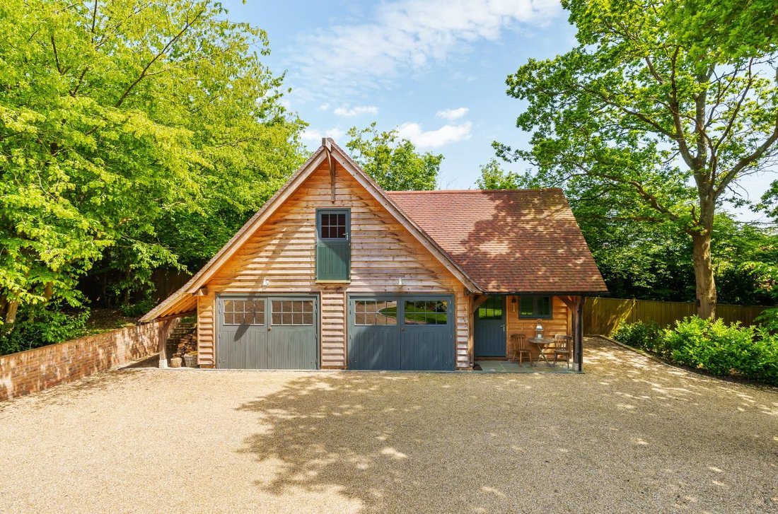 5 Bedroom Detached House For Sale In In Crowhurst, England, United