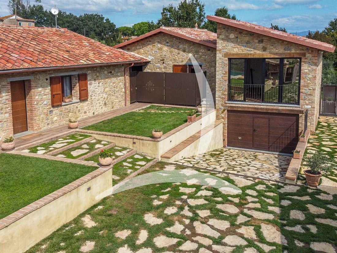 Villa in Castiglione del Lago, Umbria, Italy 4 - 13335519