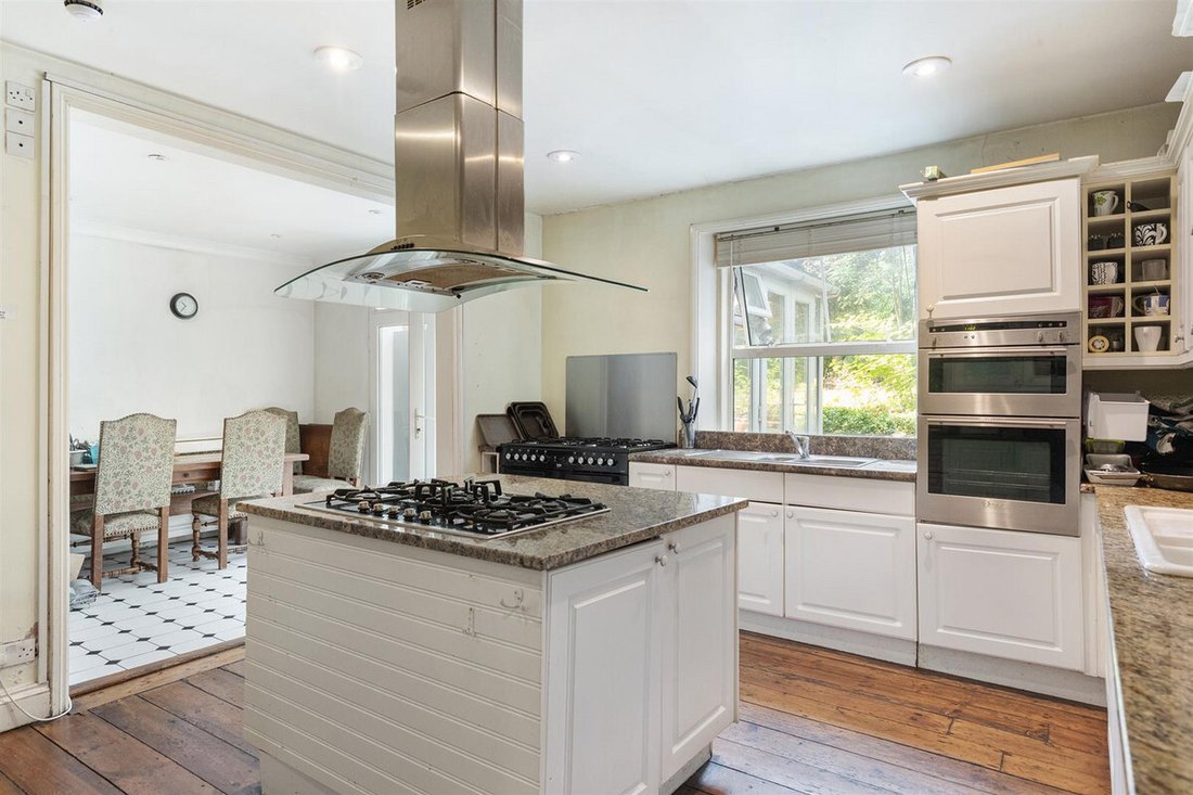 6 Bedroom Detached House For Sale In London In London, England, United