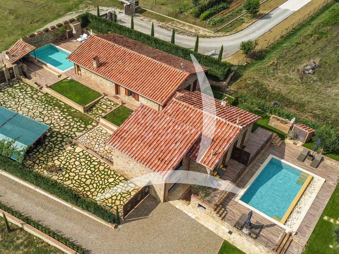 Villa in Castiglione del Lago, Umbria, Italy 2 - 13335519