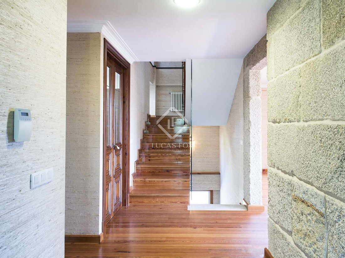 Vigo House / Villa In Vigo, Galicia, Spain For Sale (10916937)