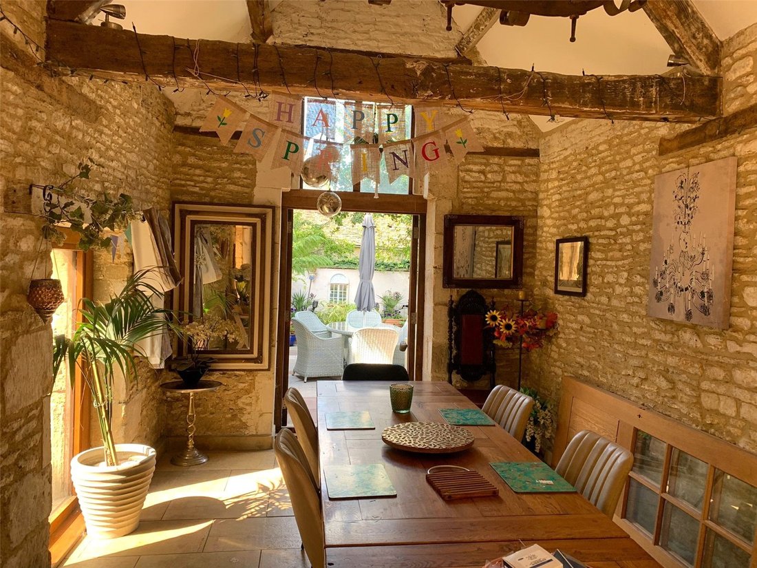 5 Bedroom Detached House For Sale In In Corsham, England, United