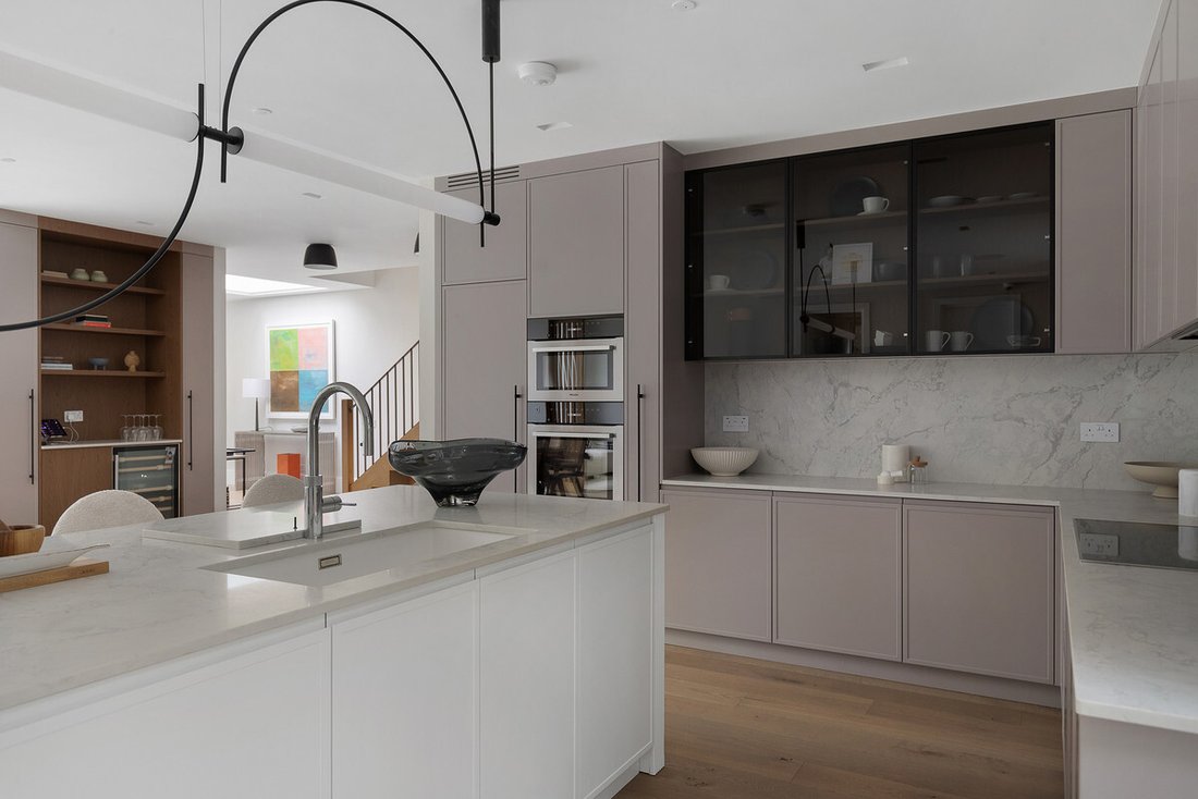 House in Ealing (London Borough of Ealing), Ealing, England 3 - 13336130