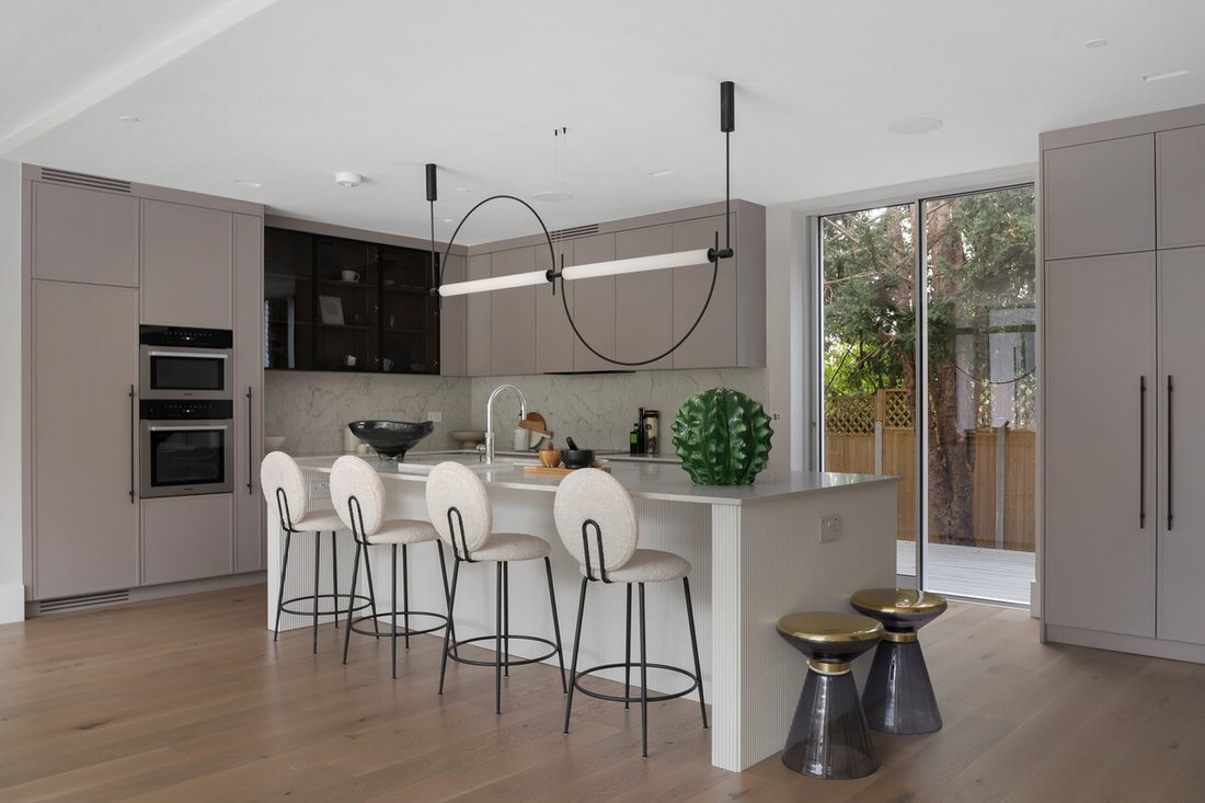 House in Ealing (London Borough of Ealing), Ealing, England 4 - 13336130
