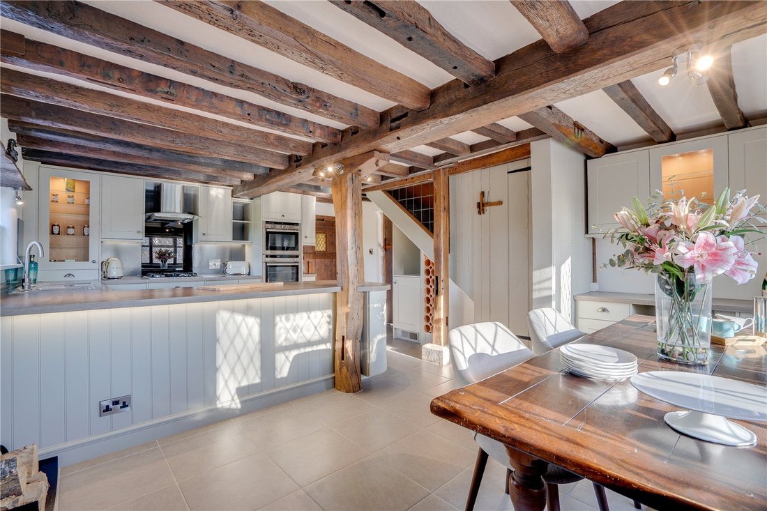 5 Bedroom Detached House For Sale In In Fair Oak, England, United