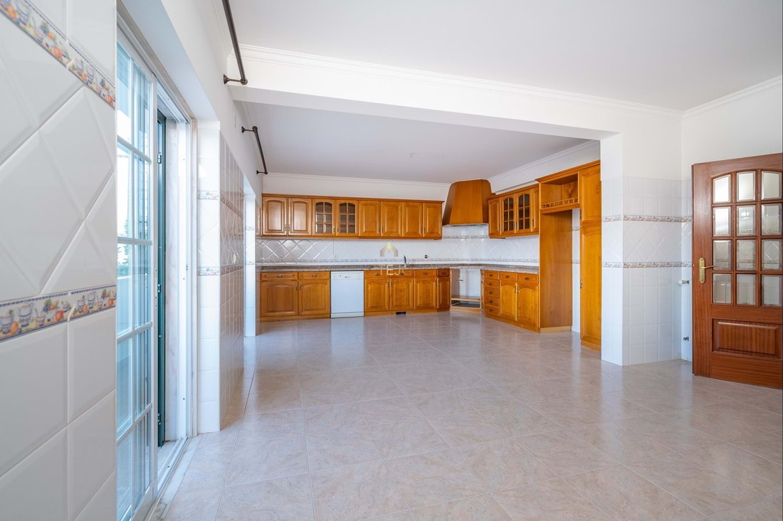 Villa in Alverca do Ribatejo, Lissabon, Portugal 2 - 13334820