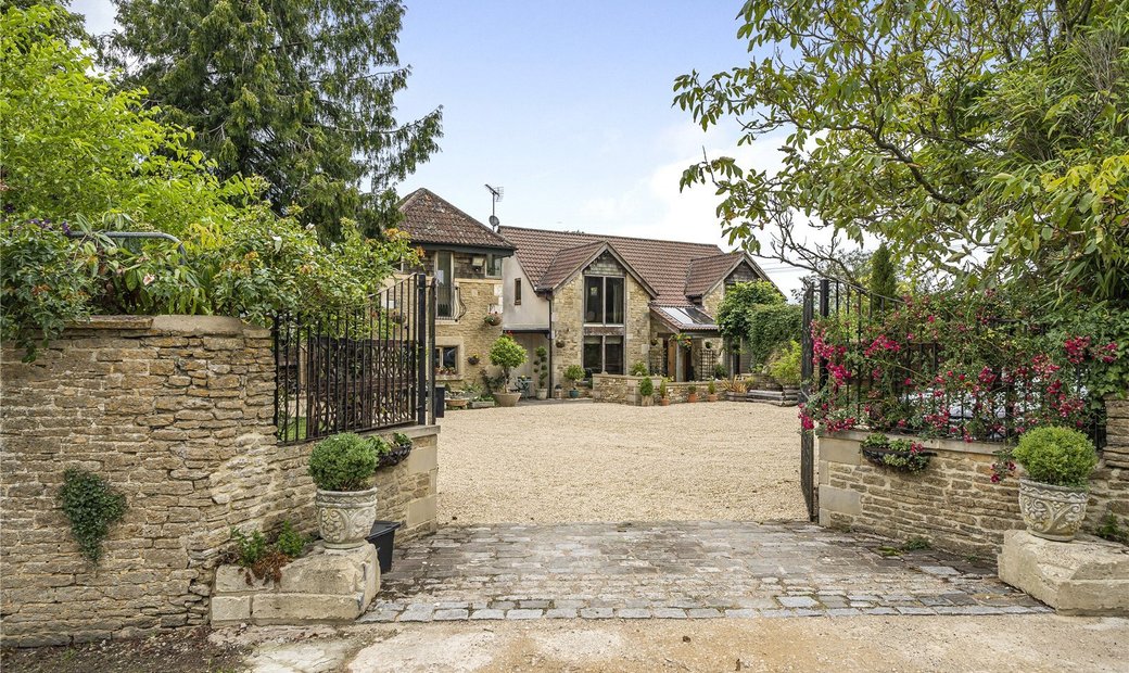 5 Bedroom Detached House For Sale In In Corsham, England, United