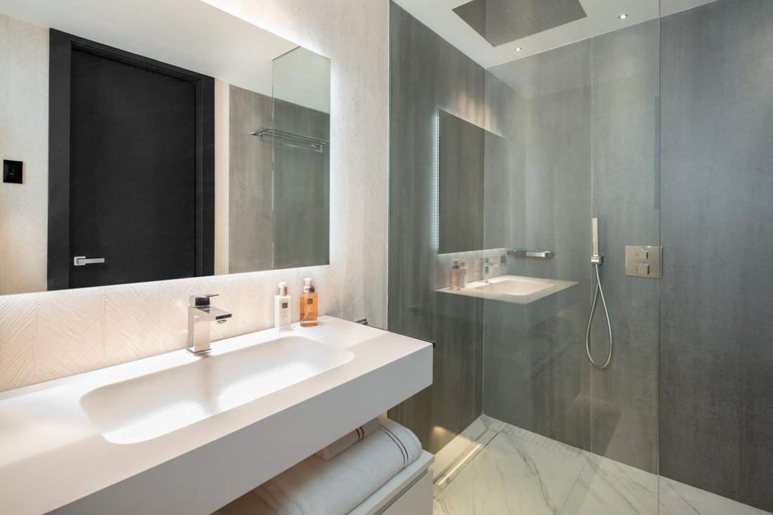 Apartment in Puerto Banus, Marbella, Spain 4 - 13337628