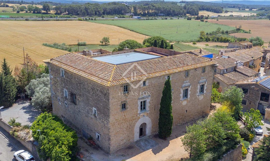 D'orriols Castle / Palace