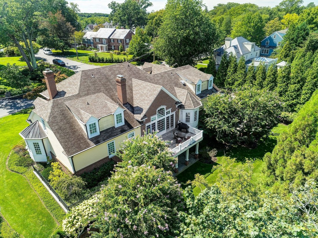 135 Winding Way, Haddonfield, Nj In Haddonfield, New Jersey, United
