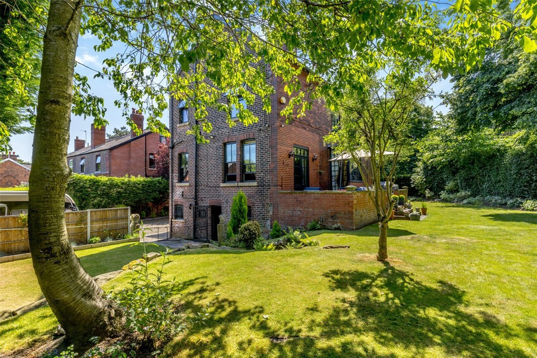 4 Bedroom Detached House For Sale In In Marple, England, United Kingdom