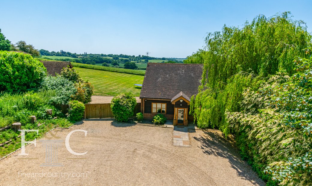 4 Bedroom Country House For Sale In Roydon In Roydon, England, United