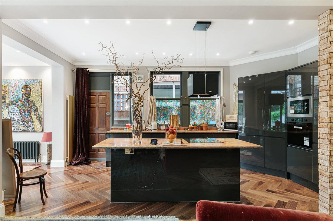 House in Turnham Green, Hounslow, England 3 - 13318458