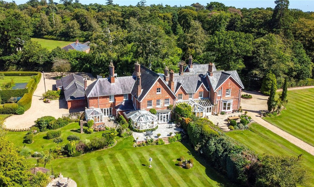 13 Bedroom Detached House For Sale In In Christchurch, England, United