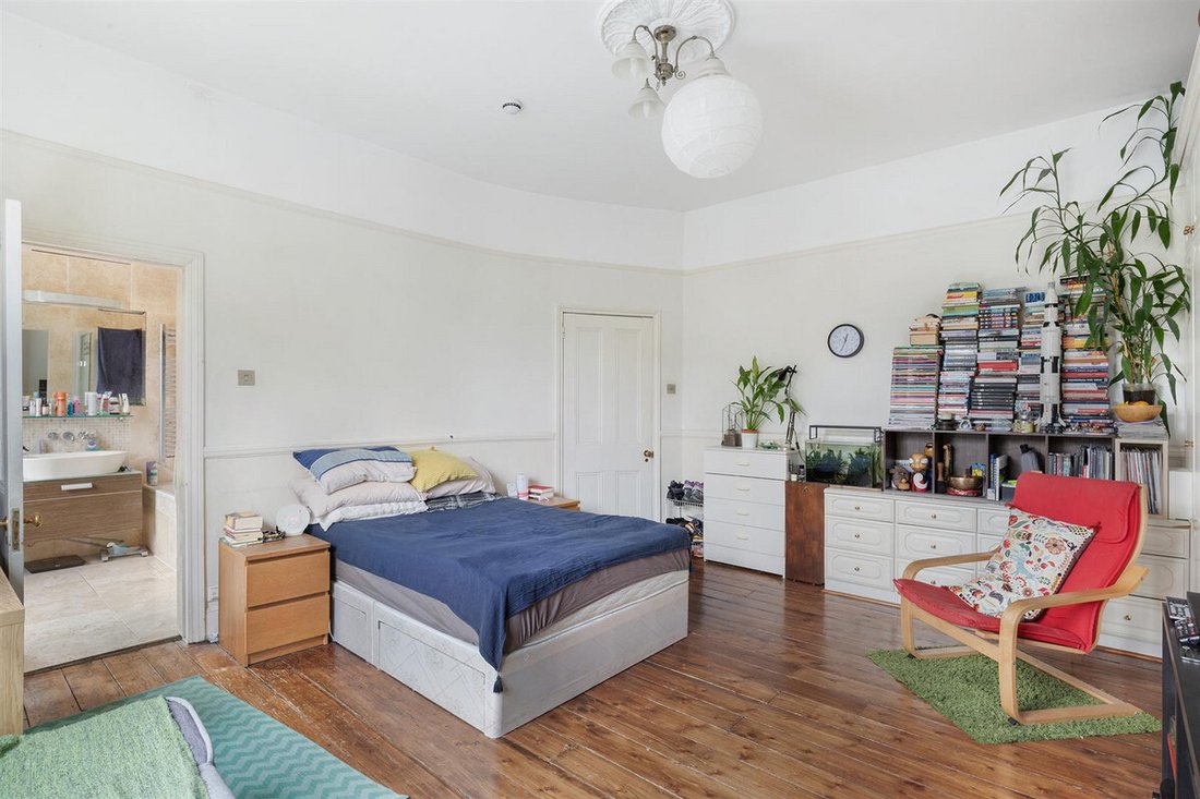 6 Bedroom Detached House For Sale In London In London, England, United