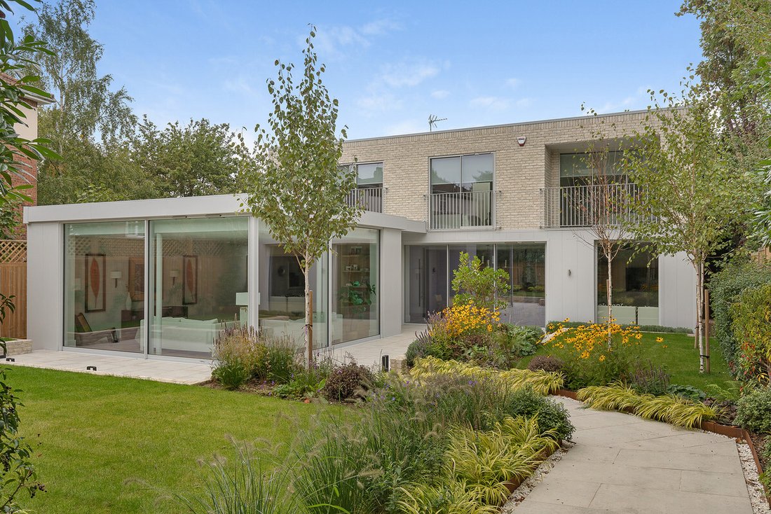 House in Ealing (London Borough of Ealing), Ealing, England 1 - 13336130