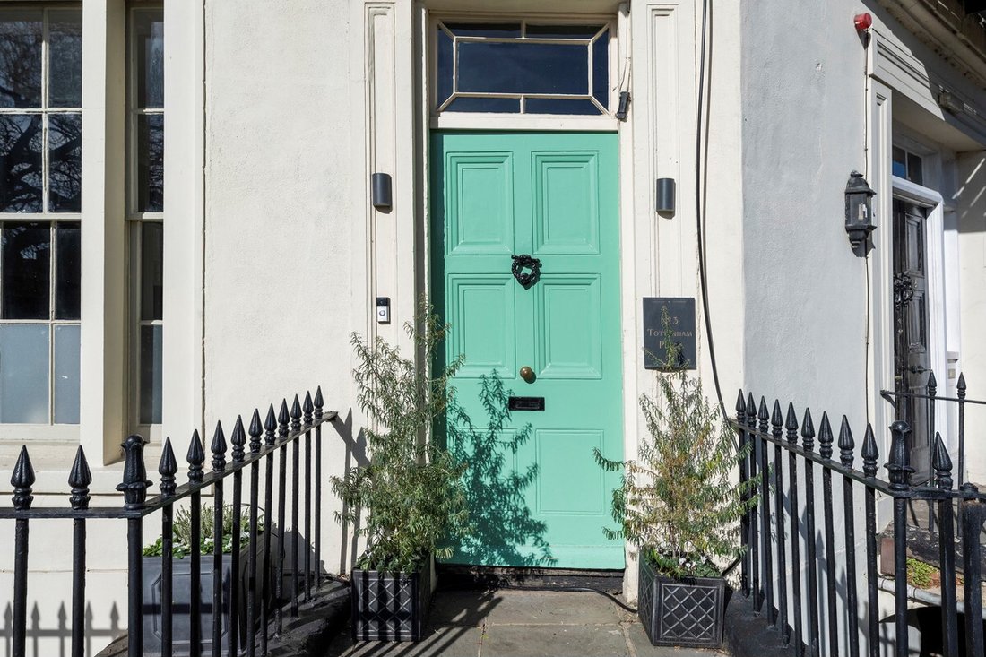 6 Bedroom Terraced House For Sale In In Bristol, Wisconsin, United