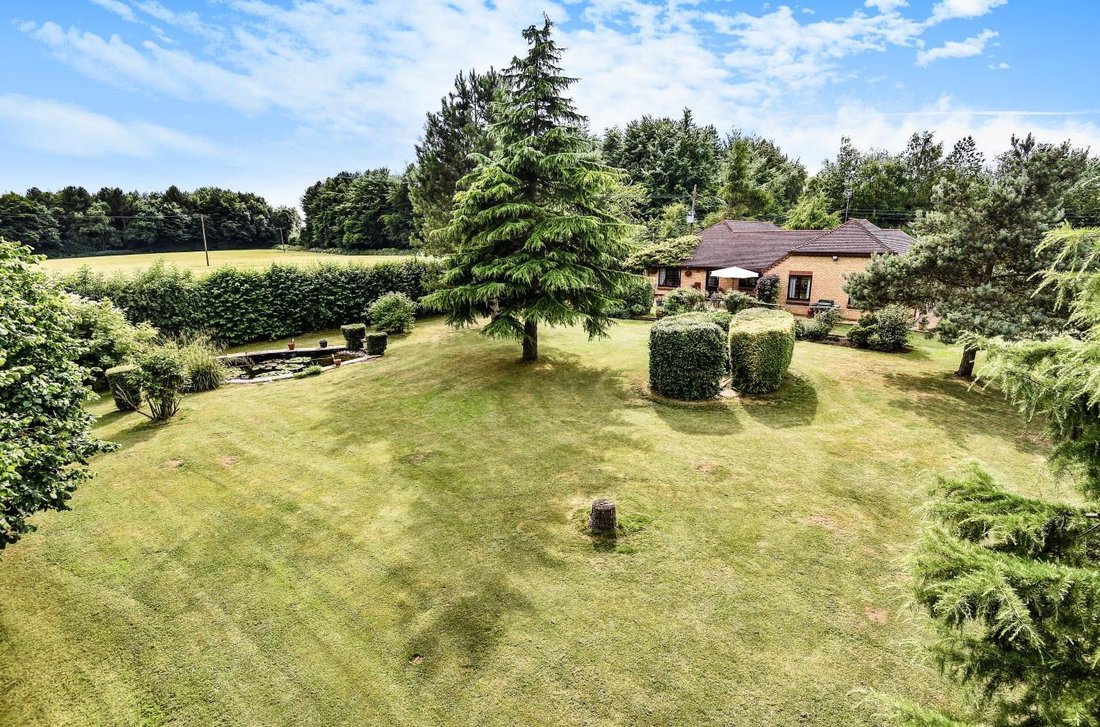 4 Bedroom Detached Bungalow For Sale In In Ashford, England, United