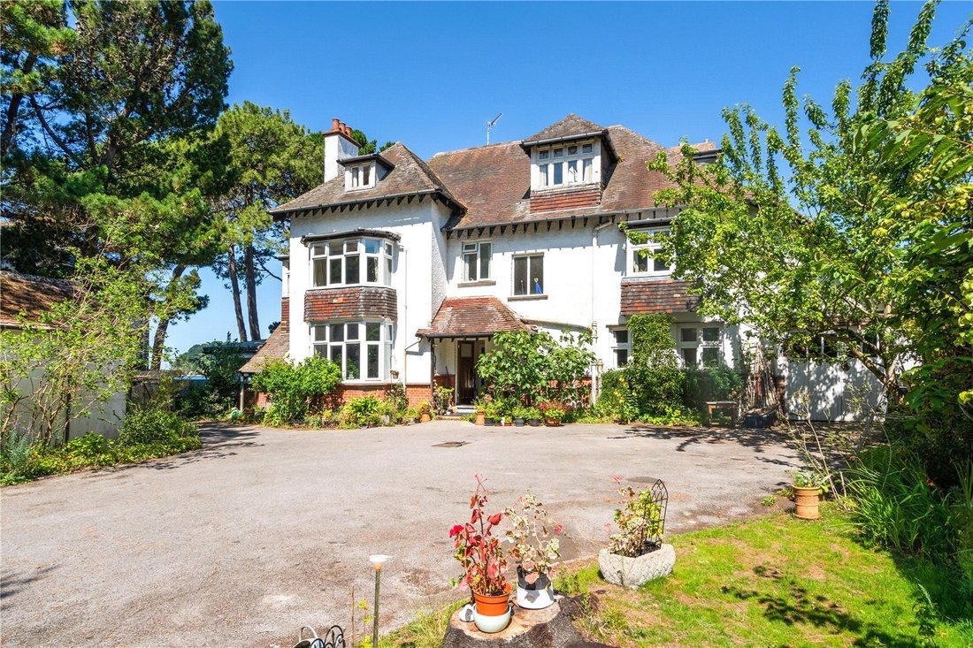 6 Bedroom Detached House For Sale In Poole In Poole, England, United