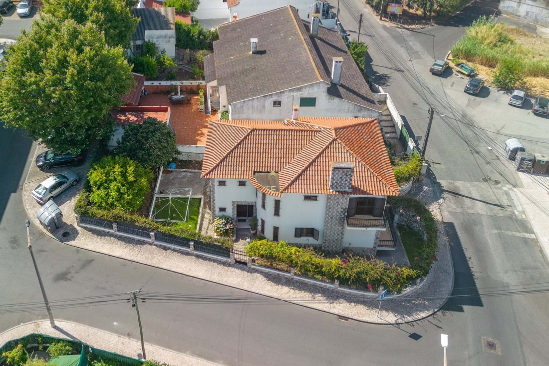 Villa In Lisbon, Portugal For Sale (13334845)