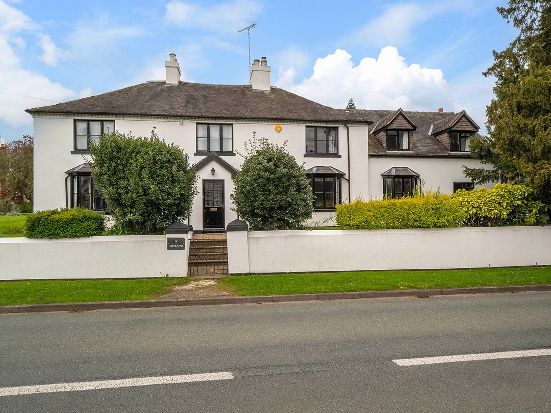 7 Bedroom Detached House For Sale In Rolleston On Dove, England, United